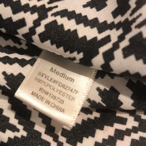 Black and white geometric patterned blouse - Picture 5 of 6